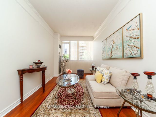 #309 - 555 Yonge St