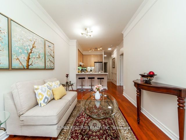 #309 - 555 Yonge St