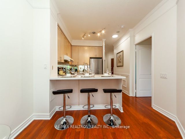 #309 - 555 Yonge St
