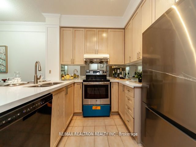 #309 - 555 Yonge St