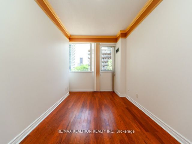 #309 - 555 Yonge St
