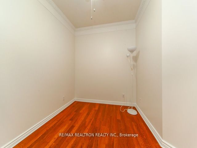 #309 - 555 Yonge St