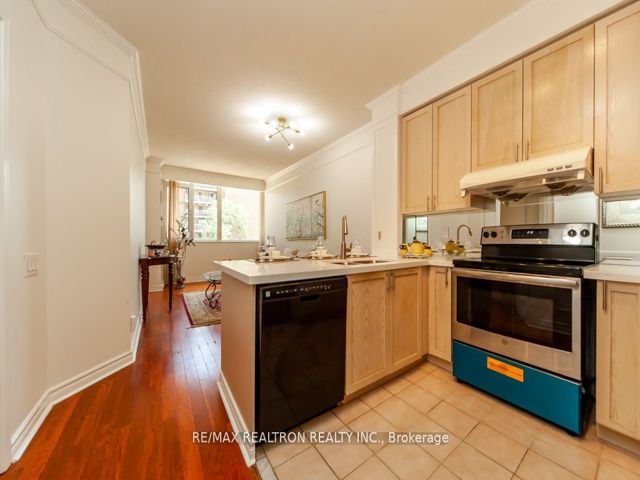 #309 - 555 Yonge St
