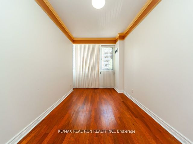 #309 - 555 Yonge St