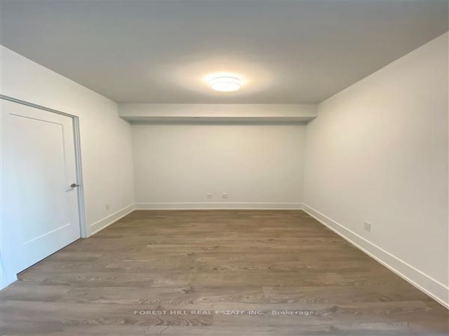 1302 - 480 Front St W