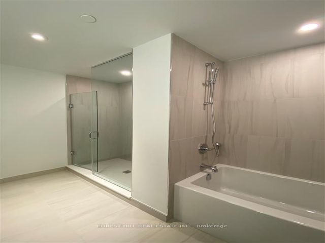 1302 - 480 Front St W