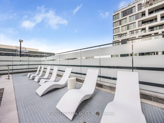 1302 - 480 Front St W