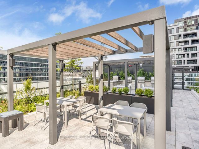 1302 - 480 Front St W