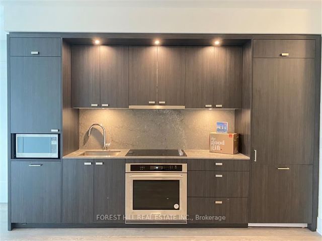 1302 - 480 Front St W