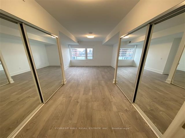 1302 - 480 Front St W