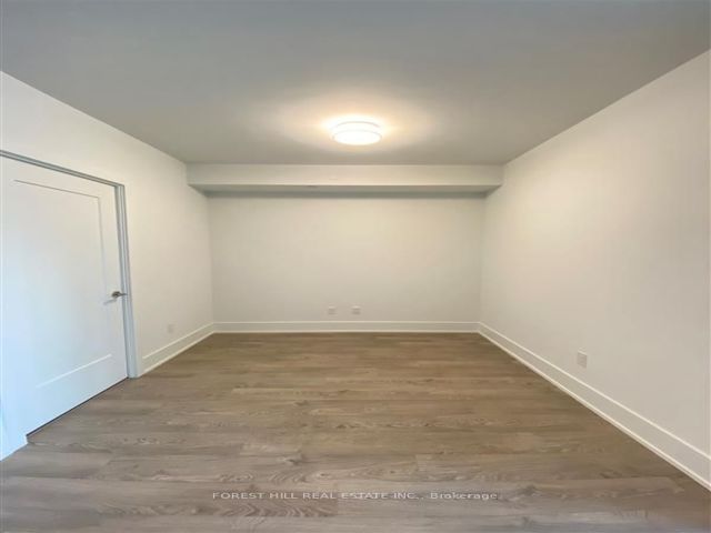 1302 - 480 Front St W