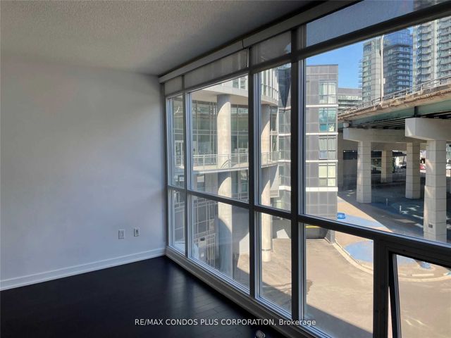 502 - 38 Dan Leckie Way
