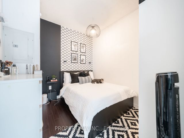 201 - 38 Dan Leckie Way