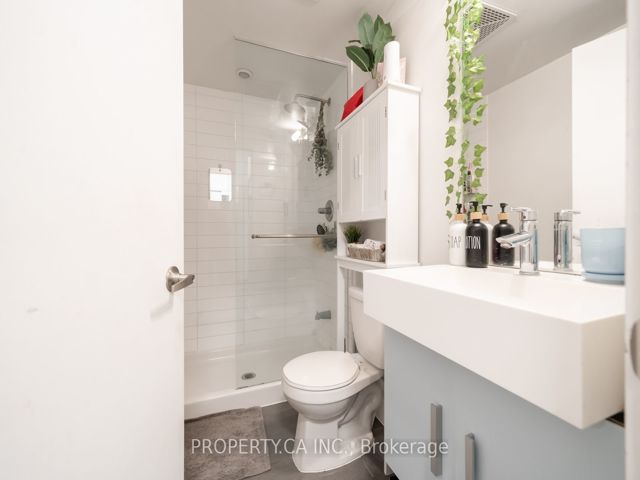 201 - 38 Dan Leckie Way