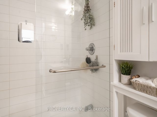 201 - 38 Dan Leckie Way