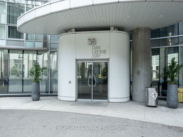 201 - 38 Dan Leckie Way