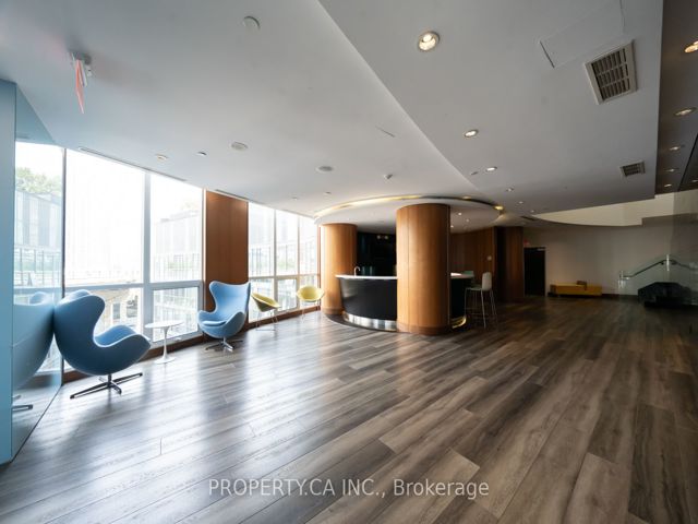 201 - 38 Dan Leckie Way