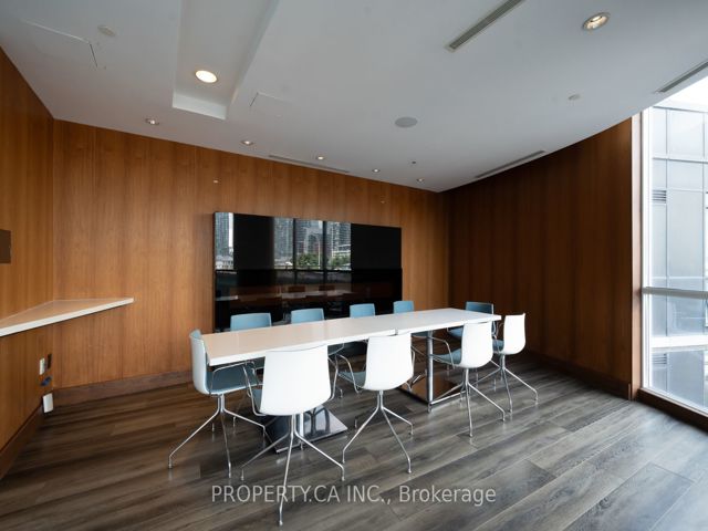 201 - 38 Dan Leckie Way