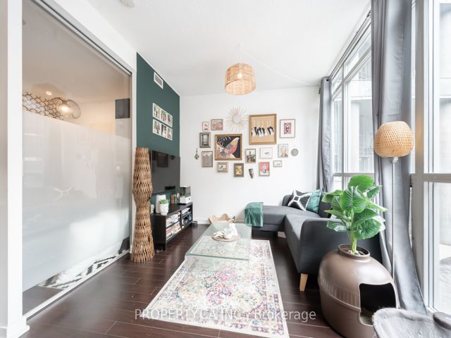 201 - 38 Dan Leckie Way