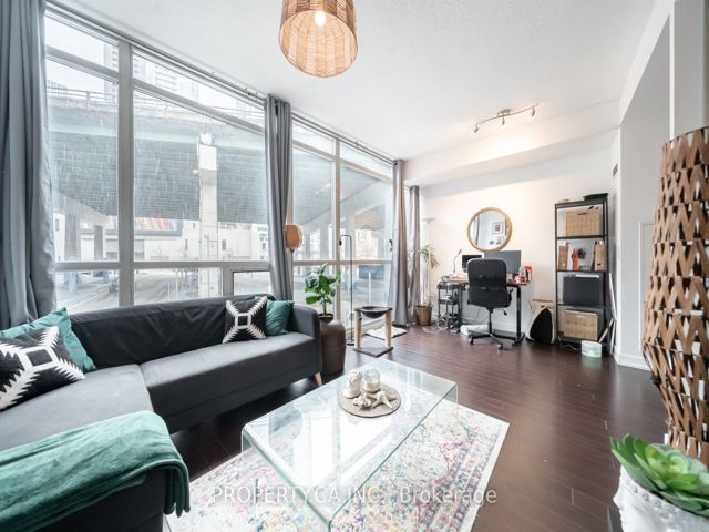 201 - 38 Dan Leckie Way