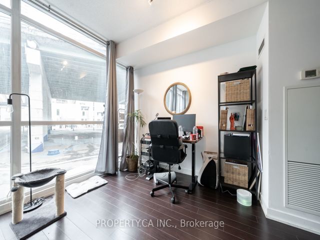201 - 38 Dan Leckie Way
