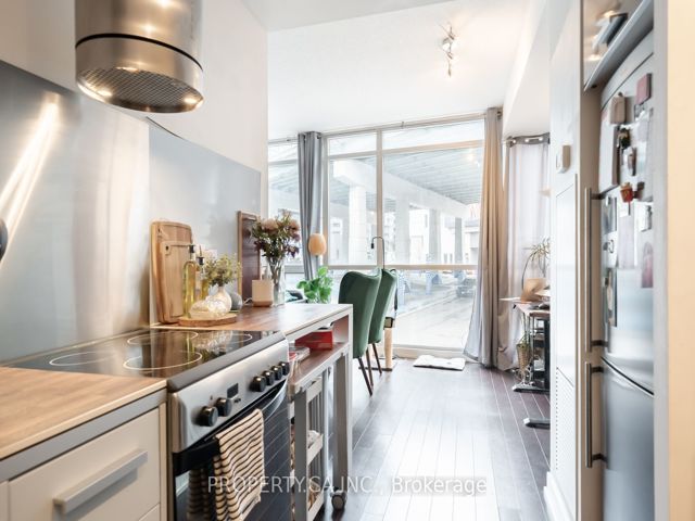 201 - 38 Dan Leckie Way