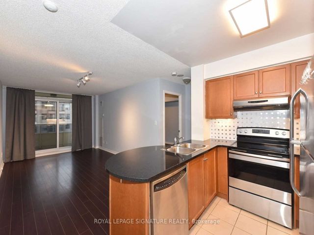 704 - 2 Rean Dr