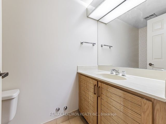 1810 - 5444 Yonge St