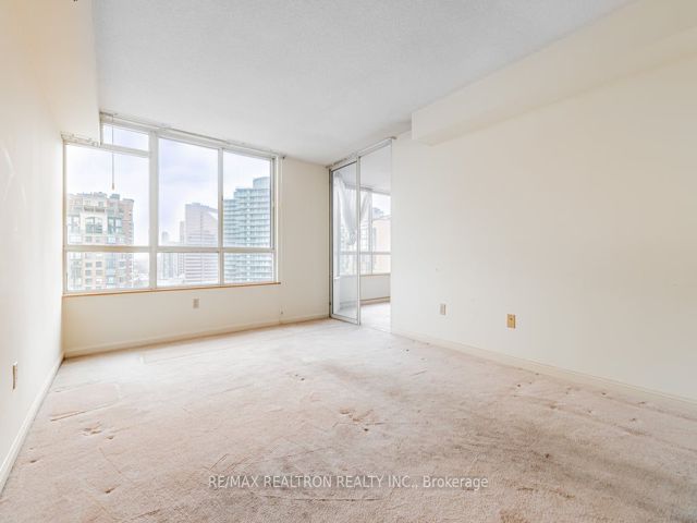 1810 - 5444 Yonge St