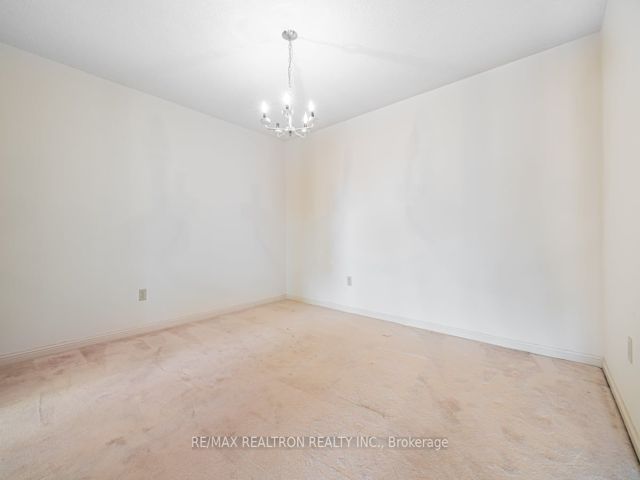 1810 - 5444 Yonge St