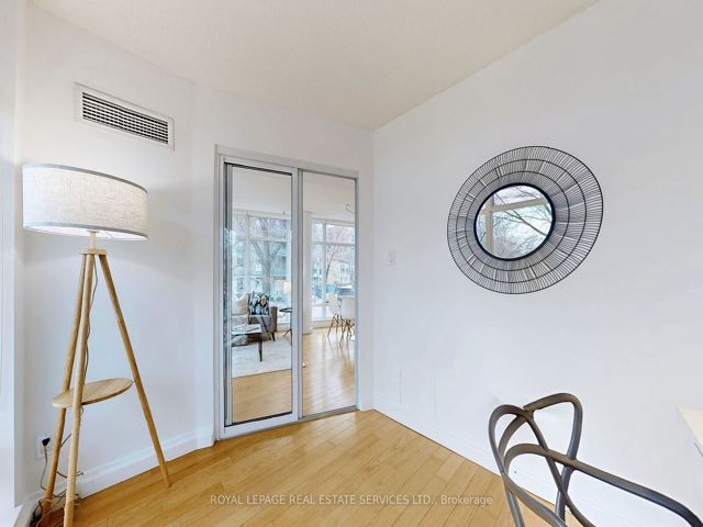 216 - 650 Queens Quay