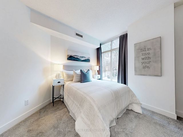 216 - 650 Queens Quay