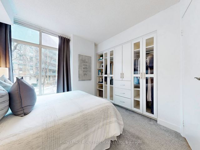 216 - 650 Queens Quay