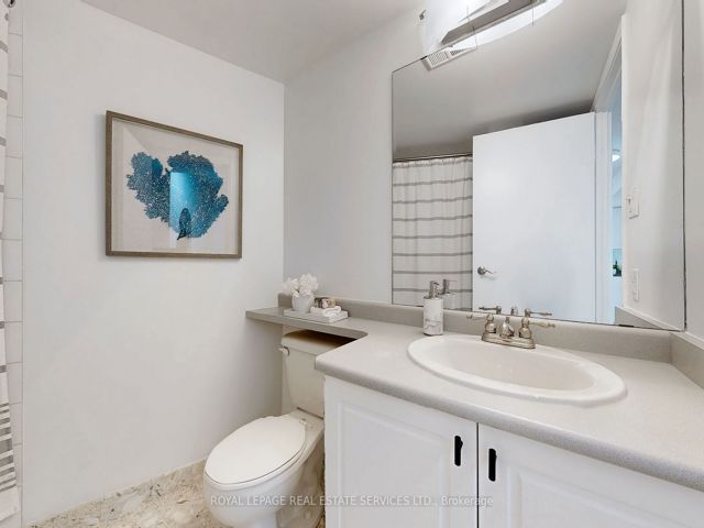 216 - 650 Queens Quay