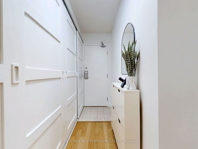 216 - 650 Queens Quay