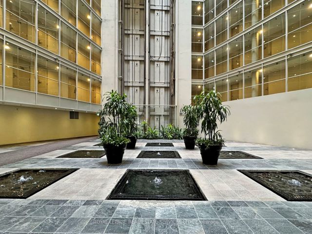 216 - 650 Queens Quay