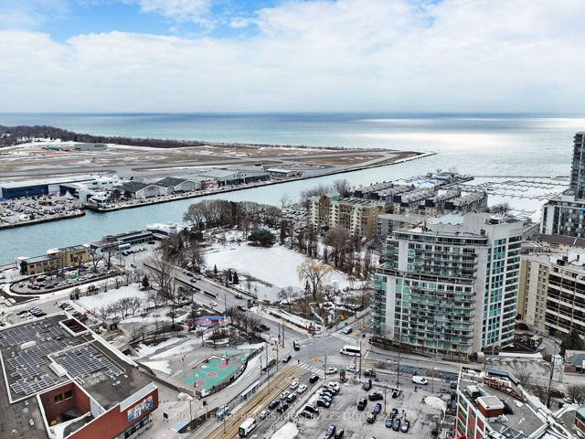 216 - 650 Queens Quay