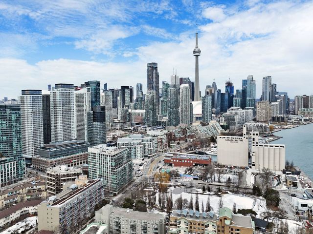 216 - 650 Queens Quay