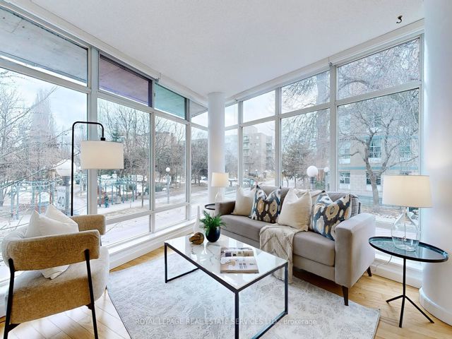 216 - 650 Queens Quay
