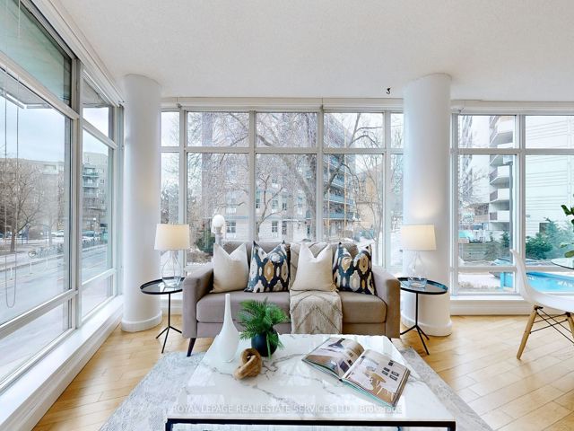 216 - 650 Queens Quay