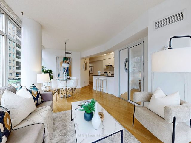 216 - 650 Queens Quay