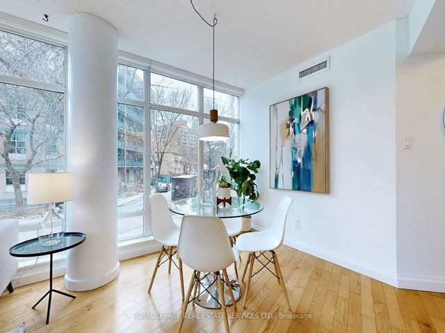 216 - 650 Queens Quay