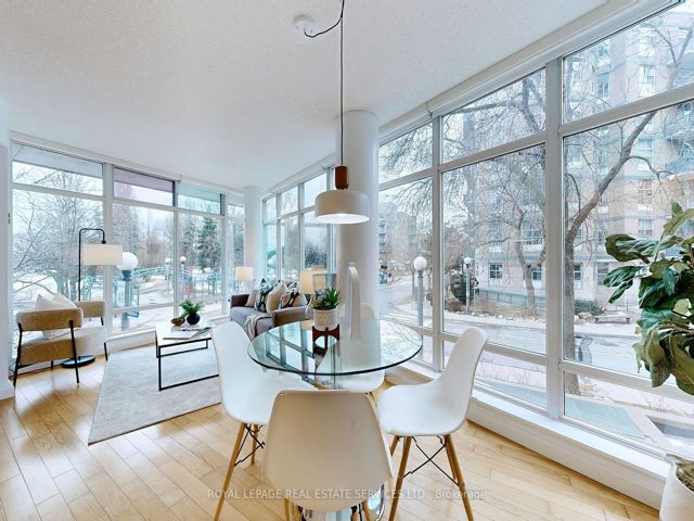 216 - 650 Queens Quay