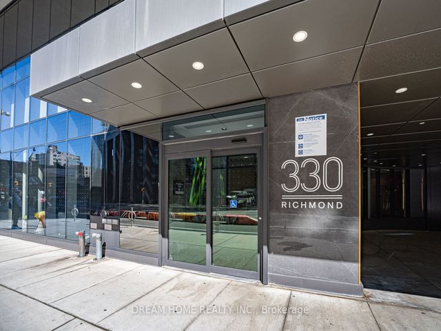 1717 - 330 Richmond St W