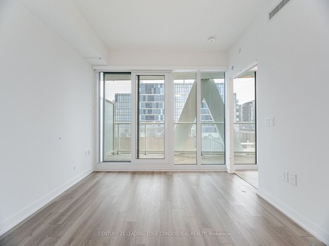 1817 - 230 Simcoe St