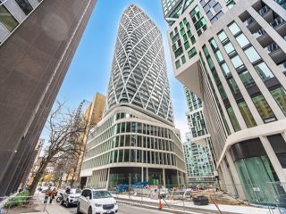 1817 - 230 Simcoe St
