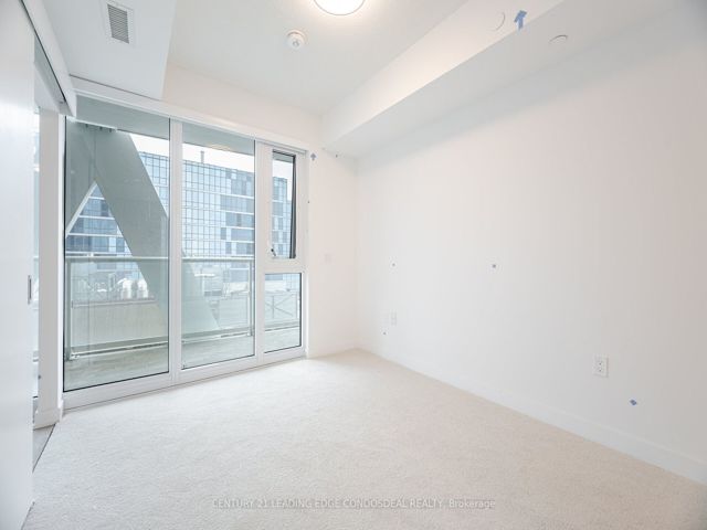 1817 - 230 Simcoe St
