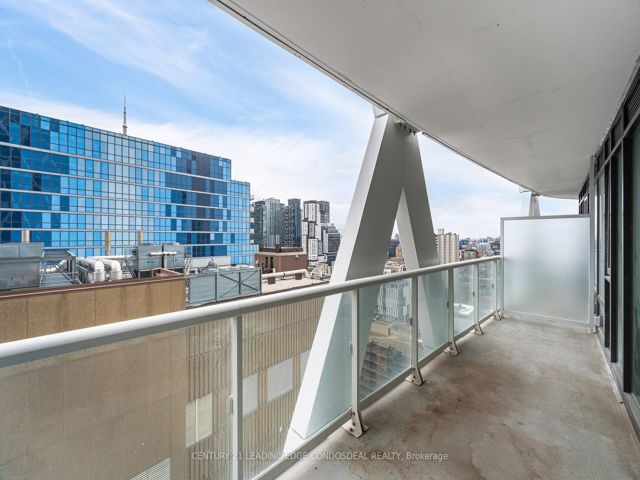 1817 - 230 Simcoe St