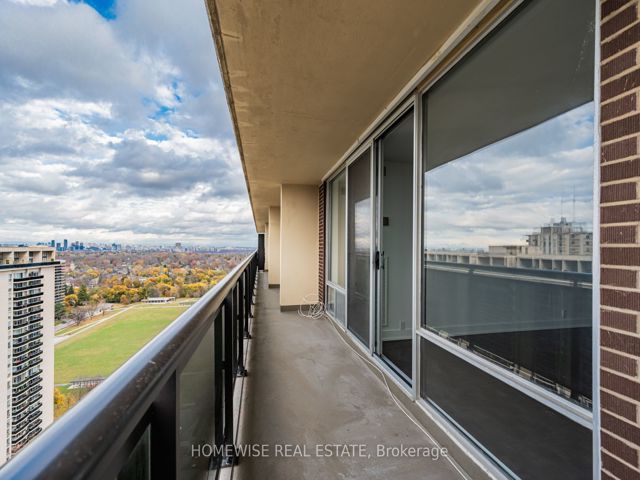 2803 - 7 Jackes Ave