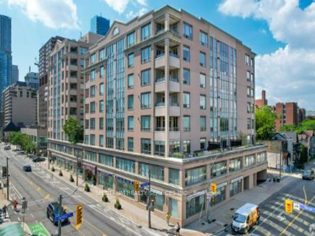 205 - 980 Yonge St